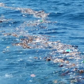 2025-05-02-gwd Sampah Cemari Laut, Ganggu Aktifitas Wisatawan di GWD