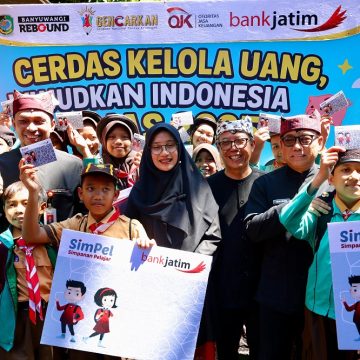 2025-05-06-OJK OJK Jember Luncurkan Kick Off Bulan Literasi Keuangan Nasional Bagi Pelajar dari Banyuwangi