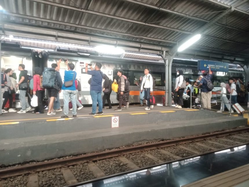 Akibat Gangguan Teknis, Perjalanan KA Sritanjung Alami Keterlambatan