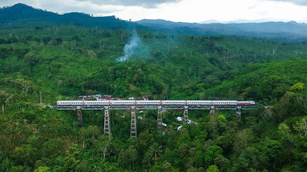 2025-05-16-kai Perjalanan Kereta Api di Wilayah Daop 9 Jember, Jadi Pintu Gerbang Surga Wisata di Ujung Timur Jawa