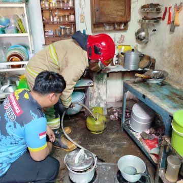2025-06-02-kebakaran Tabung Gas Bocor, Rumah Warga di Banyuwangi Nyaris Ludes Terbakar