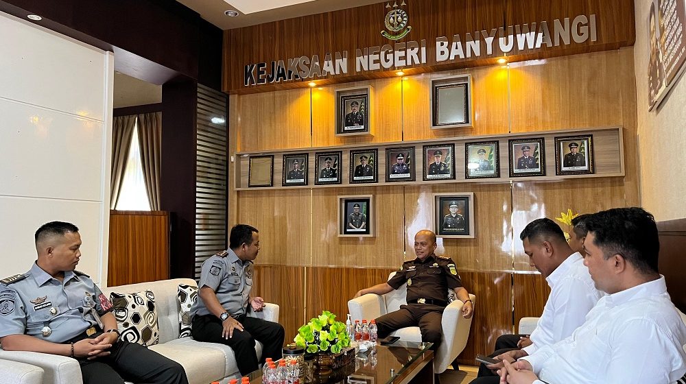 Jalin Silaturahmi, Kalapas Banyuwangi Kunjungi PN dan Kejari