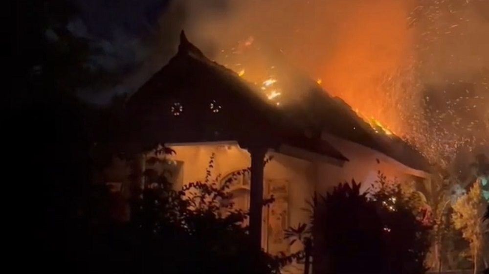 Konsleting Listrik, Rumah Warga di Desa Bomo Ludes Terbakar