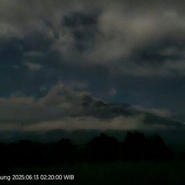 Gunung Raung Kembali Erupsi, Kolom Abu Setinggi 1000 Meter
