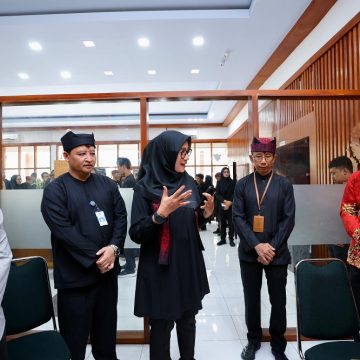 Di Kantor Dinas CKPP, Bupati Ipuk Fiestiandani Luncurkan Gerakan Banyuwangi Melayani