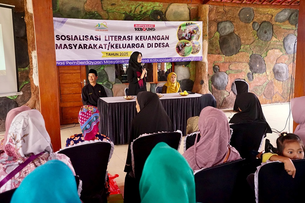 2025-06-20-pinjol Makin Marak, Bupati Ipuk Fiestiandani Minta Ibu Rumah Tangga Tak Terlibat Pinjol
