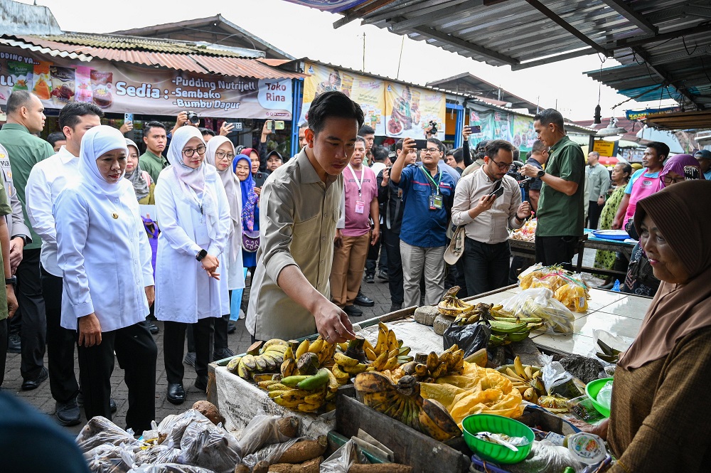 2025-06-24-pasar Dua Hari Kunker di Banyuwangi, Wapres Gibran Minta Bupati Ipuk Inventarisir Kebutuhan Daerah