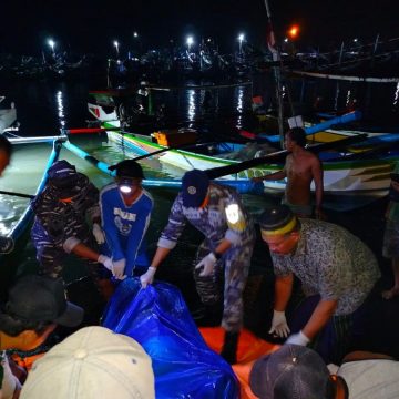 2025-07-06-mayat2 Lagi. Ditemukan Mayat di Perairan Selat Bali, Polisi : Masih Diselidiki, Apakah Korban KMP Tunu Pratama Jaya ataukah Tidak