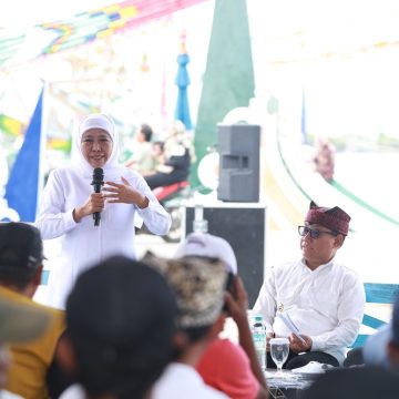 Cari Solusi Persoalan Hasil Tangkapan Ikan, Khofifah Bertemu Nelayan Muncar