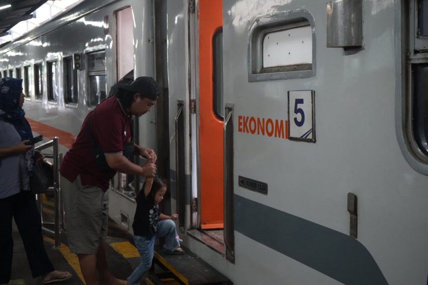 Ini Ketentuan KAI Daop 9 Jember Untuk Pembelian Tiket KA Anak-Anak
