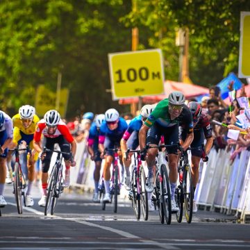 Masyarakat Menyambut Antusias Kompetisi Tour de Banyuwangi Ijen