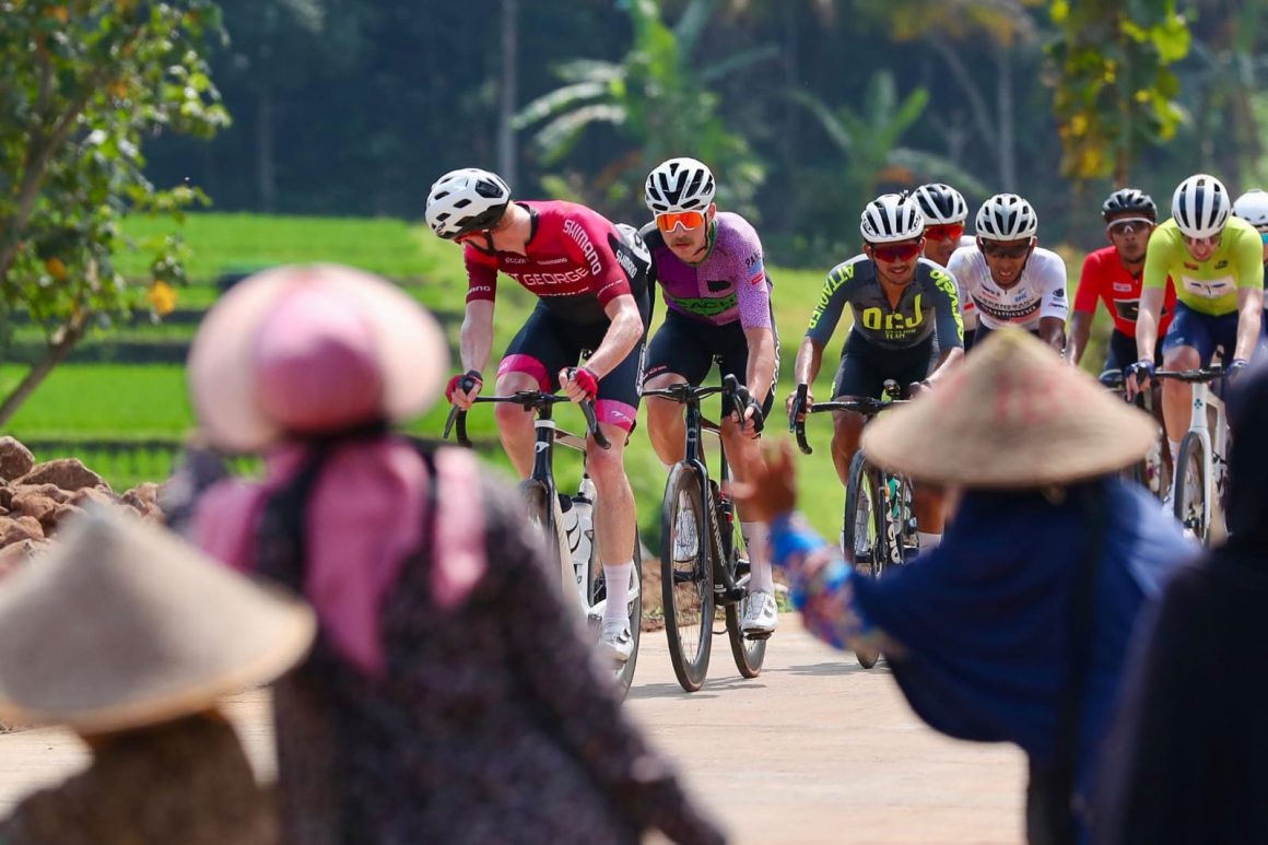 Kembali Digelar, Tour de Banyuwangi Ijen 2025 Diikuti 128 Pembalap dari 24 Negara di Lima Benua