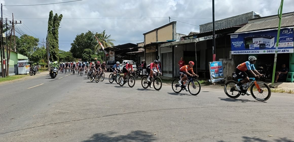 Sejumlah Pembalap Juara Nasional di 7 Negara Ramaikan Kompetisi Internasional TdBI 2025 Etape Pertama
