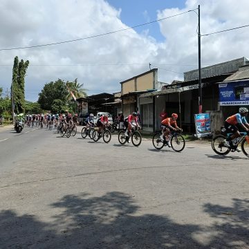 Sejumlah Pembalap Juara Nasional di 7 Negara Ramaikan Kompetisi Internasional TdBI 2025 Etape Pertama