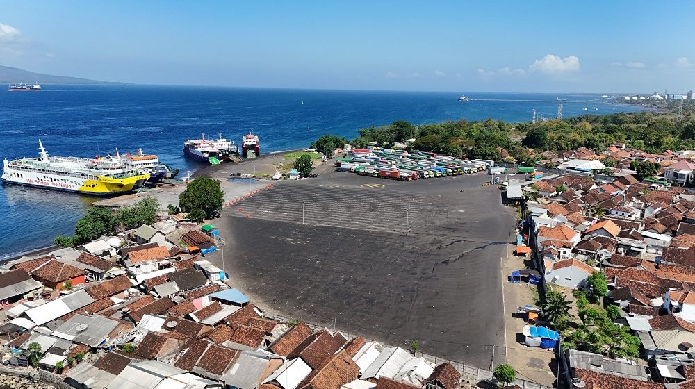 Bedakan Kendaraan Bermuatan Besar, ASDP Pasang Stiker Khusus