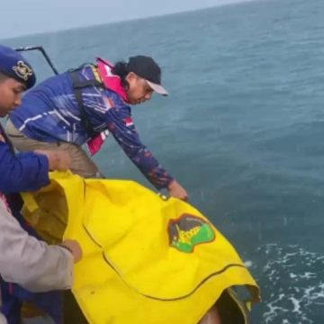 2025-08-19-jenazah Jenazah Pria Tak Dikenal Ditemukan Nelayan di Perairan Selat Bali