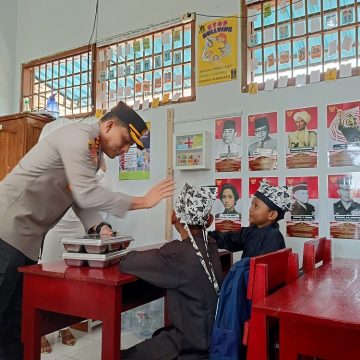 Kali Pertama, SPPG Blimbingsari Distribusikan Program MBG