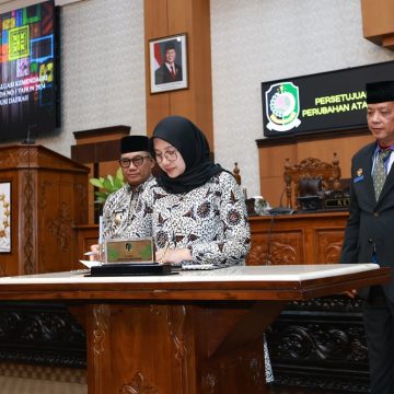 Pemkab dan DPRD Banyuwangi Gelar Rapat Paripurna Pastikan Tak Ada Kenaikan PBB