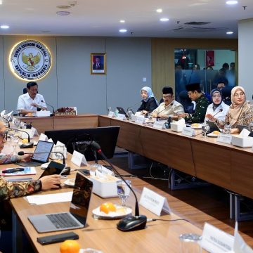 Jadi Pilot Projet Digitalisasi Bansos, Luhut Minta Bupati Ipuk Share Pengalaman Bangun Digitalisasi ke Berbagai Daerah