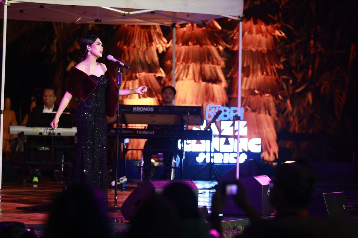 Keren. Lagu Daerah Dibawakan dengan Aransemen Berkelas di Jazz Gunung Ijen Banyuwangi