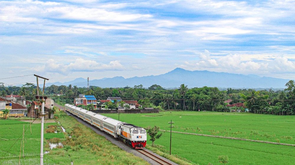 Hari Pelanggan Nasional dan Long Weekend Maulid Nabi, KAI Daop 9 Jember Hadirkan Layanan Terbaik untuk Penumpang