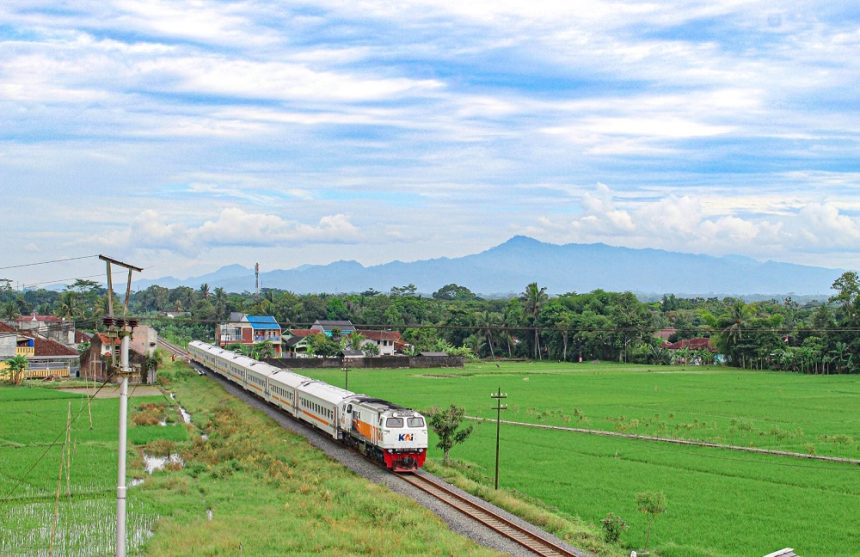 Hari Pelanggan Nasional dan Long Weekend Maulid Nabi, KAI Daop 9 Jember Hadirkan Layanan Terbaik untuk Penumpang