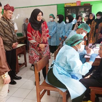 “Unjani Mengabdi” di Banyuwangi Cek Kesehatan Gigi Warga Desa