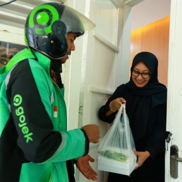 Gerakan Belanja “Tanggal Cantik” Kembali Digelar, Bupati Ipuk Intruksikan Pakai Aplikasi Ojol