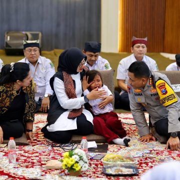 Kunjungi Sekolah Rakyat, Bupati Ipuk Disambut Isak Tangis Siswi yang Rindu Ibunya