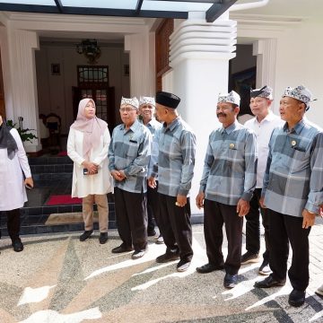 Bupati Ipuk Fiestiandani Ajak Tokoh Agama Kuatkan Keluarga dan Jaga Kerukunan