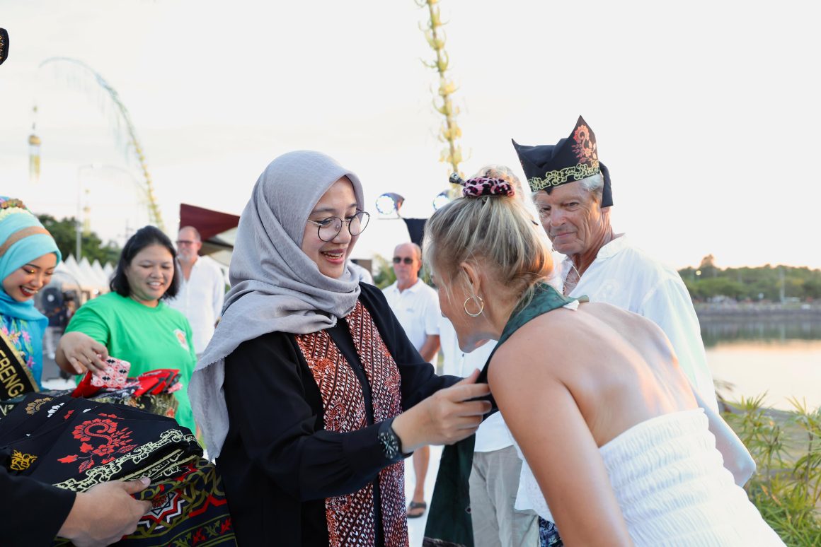 Kapal Yacht dari Berbagai Negara Berlabuh di Pantai Marina Boom, Bagian Promosikan Banyuwangi