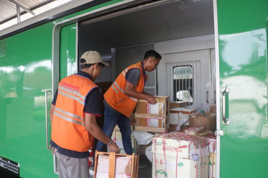 Jawab Tingginya Permintaan Logistik, KAI Daop 9 Jember Tambah Kereta Bagasi pada KA Pandalungan