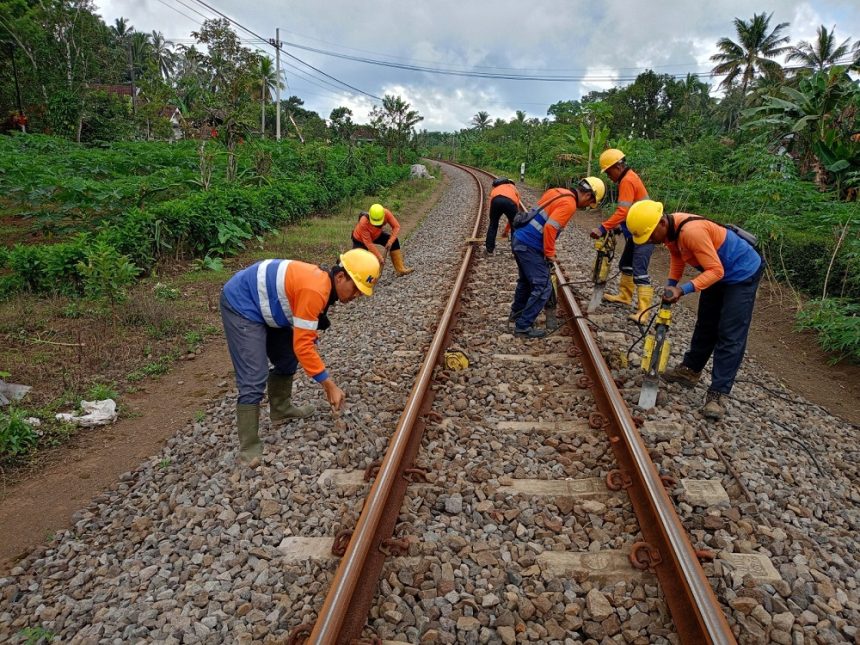 Marak Kasus Vandalisme di Jalur KA, KAI Daop 9 Jember Ajak Warga Lebih Peduli