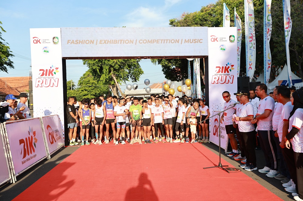 2025-10-18-lari Ribuan Warga Ramaikan Lomba Lari BIK Run 2025 yang Digelar Pemkab Banyuwangi dan OJK