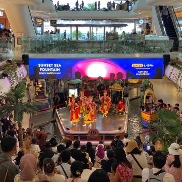 ‘Mistis’ di Jantung Sanur! Tari Gandrung Banyuwangi Hipnotis Ribuan Wisatawan di Bali