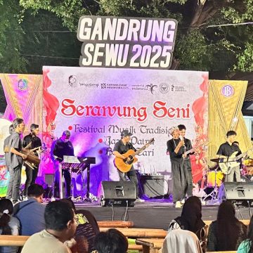 Serawung Seni Gandrung Sewu 2025 Meriahkan Pantai Boom Marina