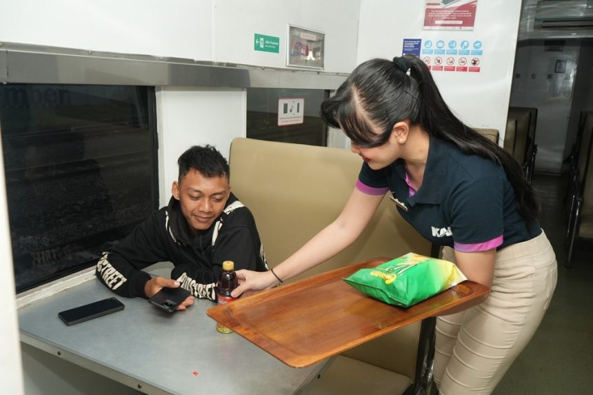 Tingkatkan Kenyamanan Penumpang Lokal, KA Pandanwangi Kini Hadir dengan Fasilitas Restorasi