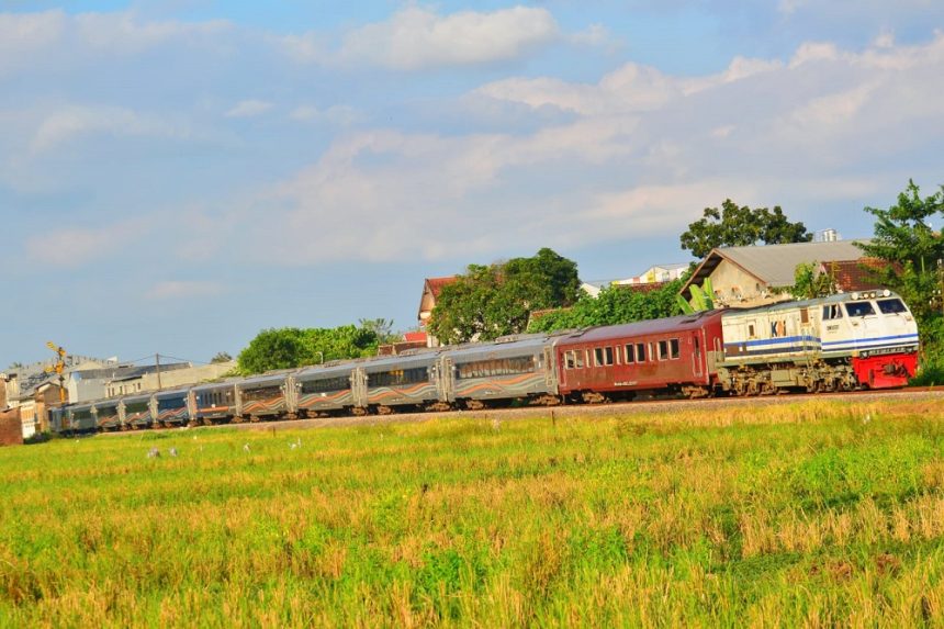 Pasca Erupsi Gunung Semeru, Perjalanan Kereta Api di Daop 9 Jember Tetap Aman