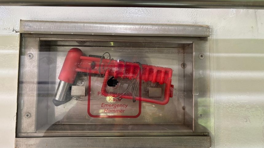 Situasi Darurat, KAI Daop 9 Jember Ajak Penumpang Kenali Alat Keselamatan Didalam Kereta