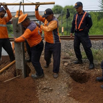 Tegakkan Aturan dan Keselamatan, KAI Daop 9 Jember Tutup 13 Perlintasan Liar Sepanjang 2025