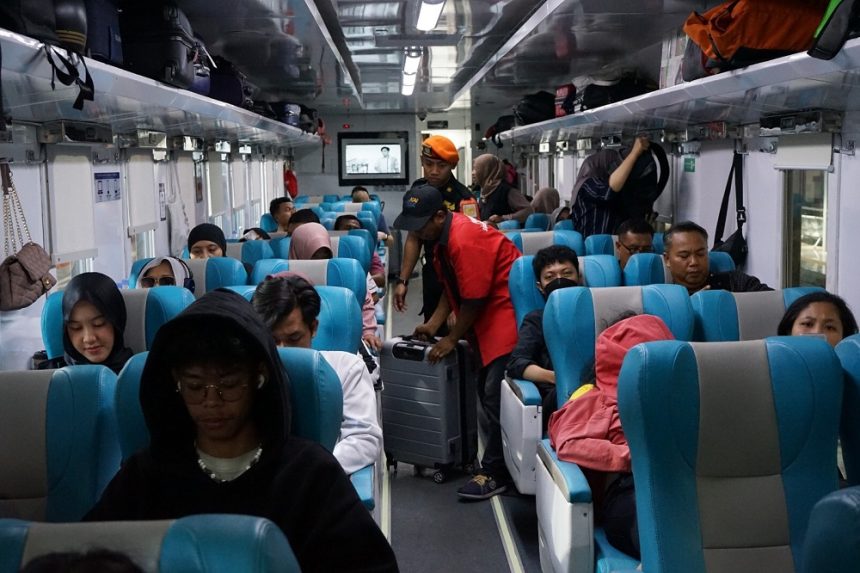 Siap Jamin Keselamatan dan Keamanan Penumpang di Masa Angkutan Nataru, Daop 9 Jember Kerahkan 204 Personel Gabungan