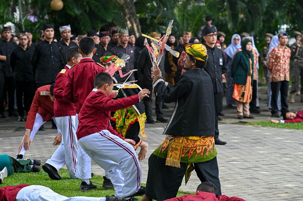2025-12-18-tari Hari Jadi Banyuwangi ke-254, Bupati Ipuk: Tandang Bareng Bangun Solidaritas