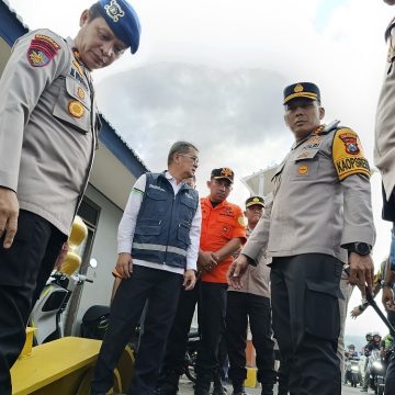 Jelang Nataru, Petugas Gabungan Lakukan Ramp Check Kapal dan Tes Urine Acak di Lintas Ketapang-Gilimanuk