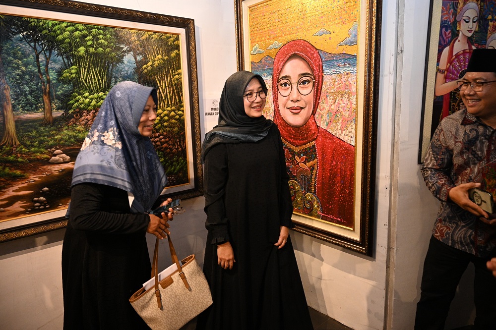 2025-12-23-pameran 156 Lukisan Karya dari Seniman Berbagai Daerah Menghiasi Pameran Seni Rupa Banyuwangi
