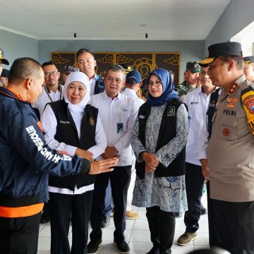 Di Pelabuhan Ketapang Banyuwangi, Kabasarnas Ingatkan Masyarakat Waspadai Bencana Hidrometeorologi.