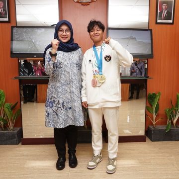 Saat Bupati Ipuk Bertemu Atlet Hoki Putri Banyuwangi Peraih Dua Medali SEA Games 2025