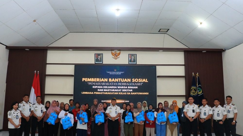 Wujud Kepedulian, Lapas Banyuwangi Salurkan Paket Sembako untuk Keluarga Warga Binaan