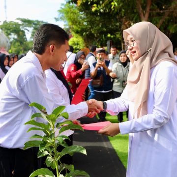 Terima SK, 4.888 PPPK Paruh Waktu di Banyuwangi Donasi Bibit Pohon Dukung Reboisasi Kawasan Hulu