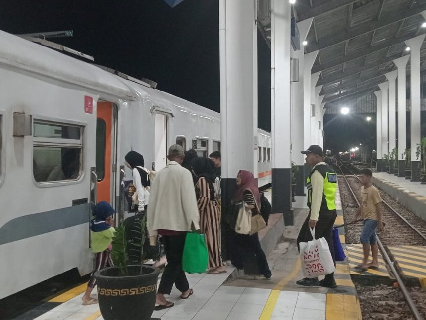 Angkutan Nataru 2025/2026, Penumpang di KAI Daop 9 Jember Naik 11 Persen Dibanding Tahun Lalu