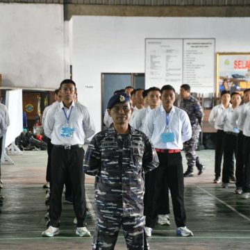 Lanal Banyuwangi Tegaskan Transparansi Seleksi Prajurit TNI AL Dengan Pakta Integritas